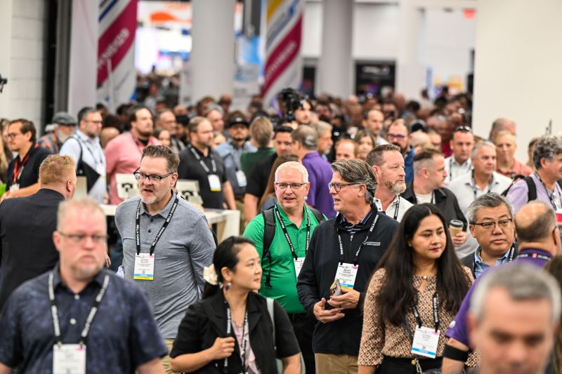 Expo 2026 Show Floor Crowds